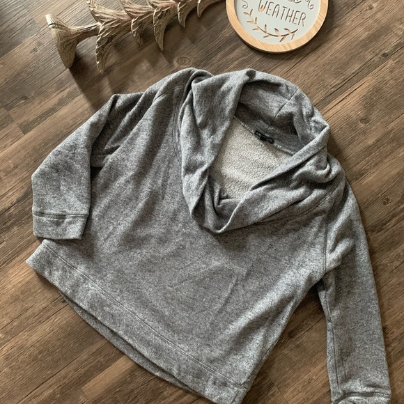 Express • Sweater - Picture 2 of 6